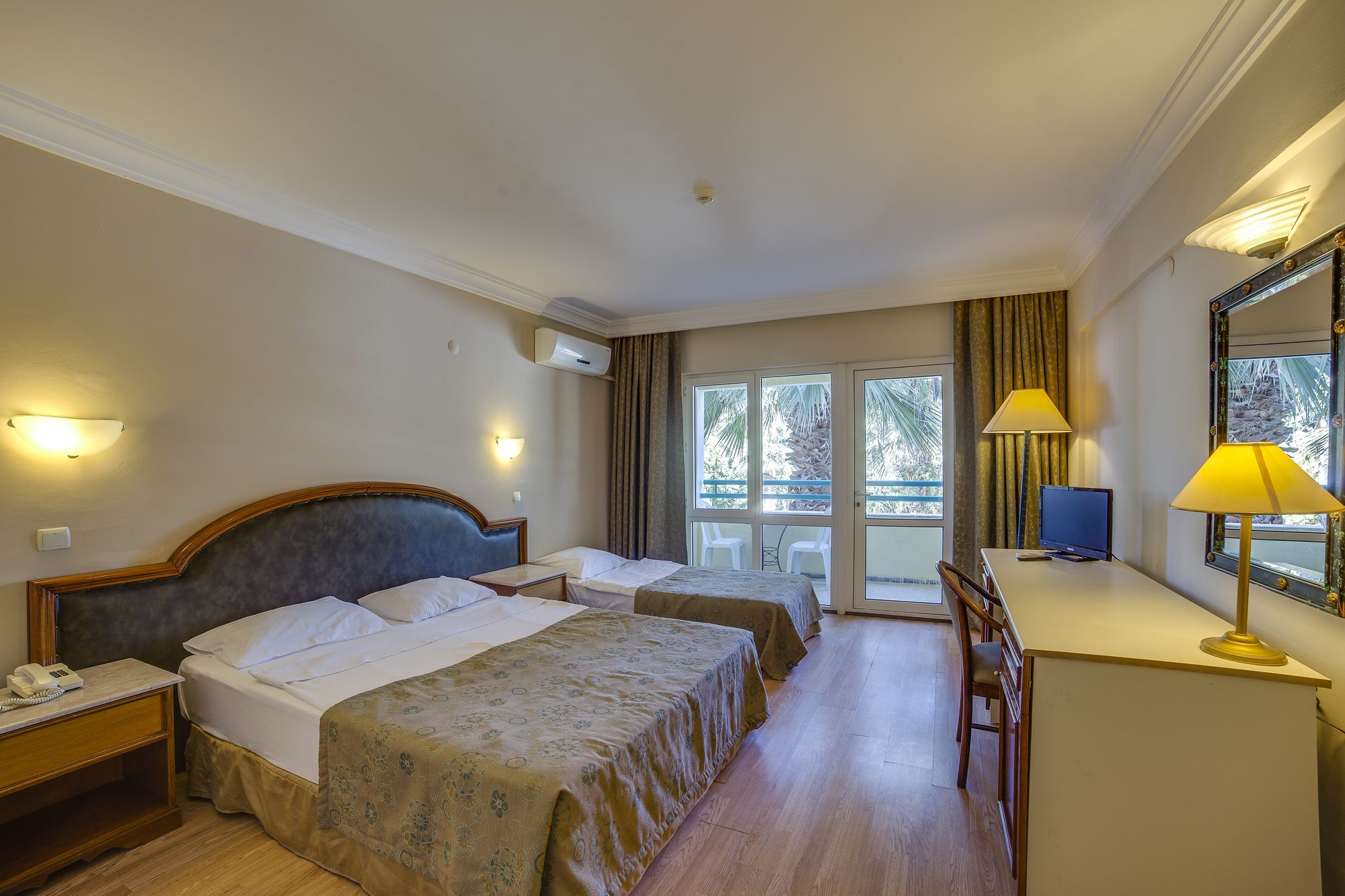 La Santa Maria Hotel Кушадасъ Екстериор снимка